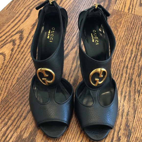 Gucci Shoes - Gucci 1973 Logo heels